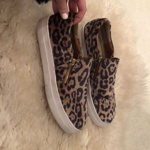 Steve Madden cheetah shoes!